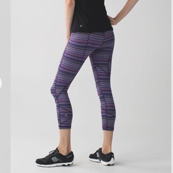 Lululemon Violet‎ Stripes Pace Rival Cropped Leggings Size 4 - Picture 1 of 7